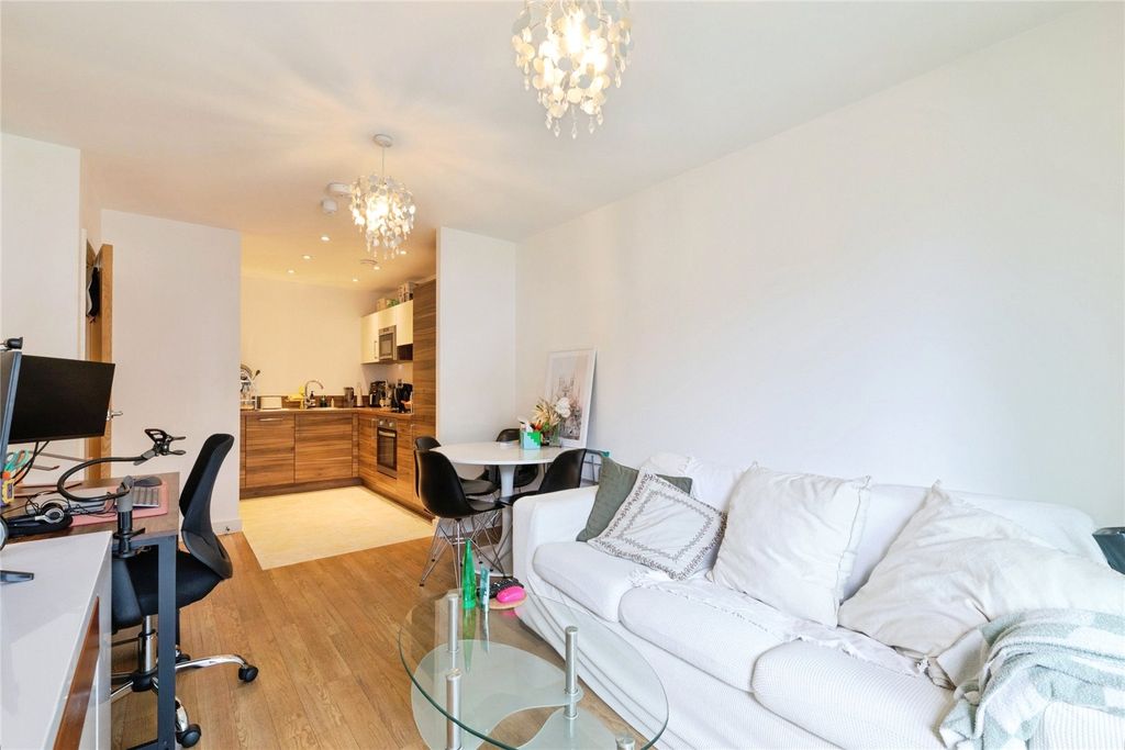 Property photo 2 of 12 Picture No. 15