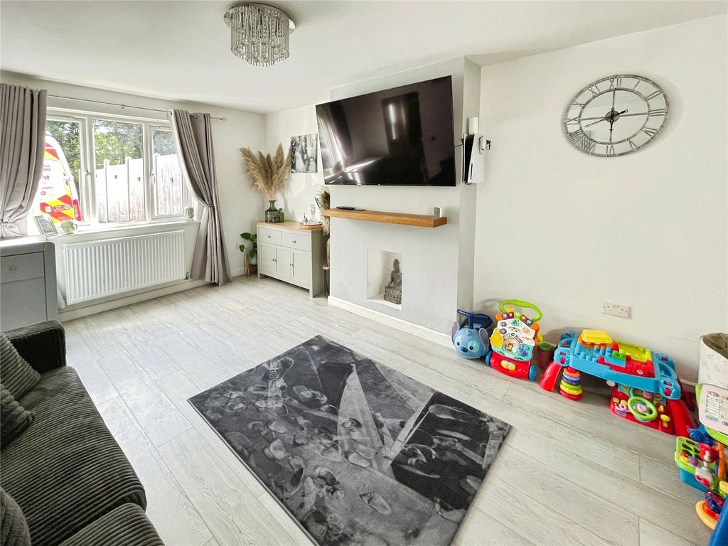 Property photo 2 of 20 Picture No. 18