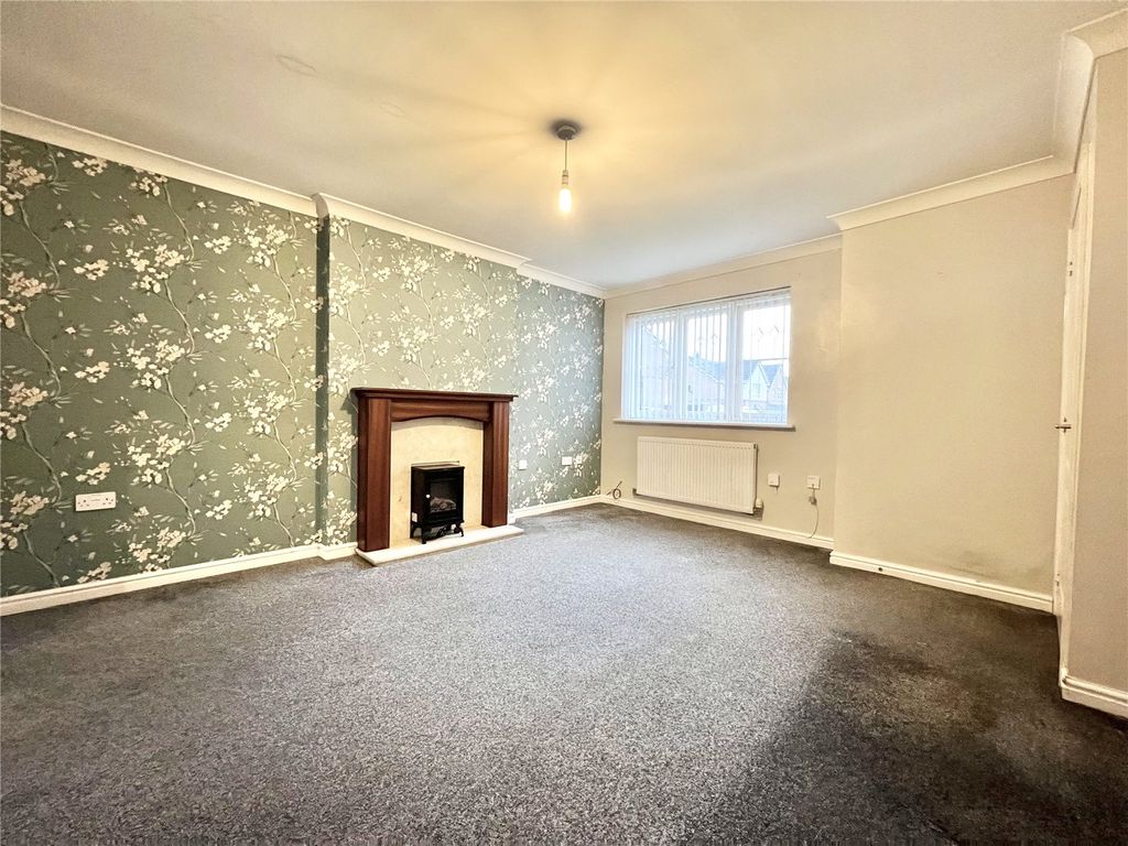 Property photo 2 of 23 Picture No. 28