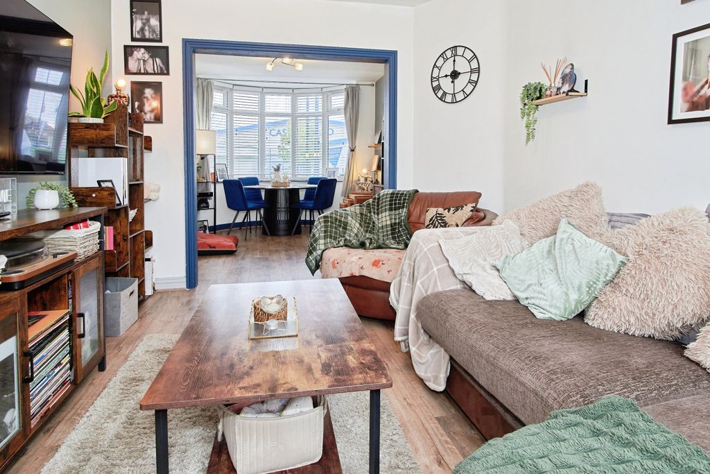 Property photo 3 of 15