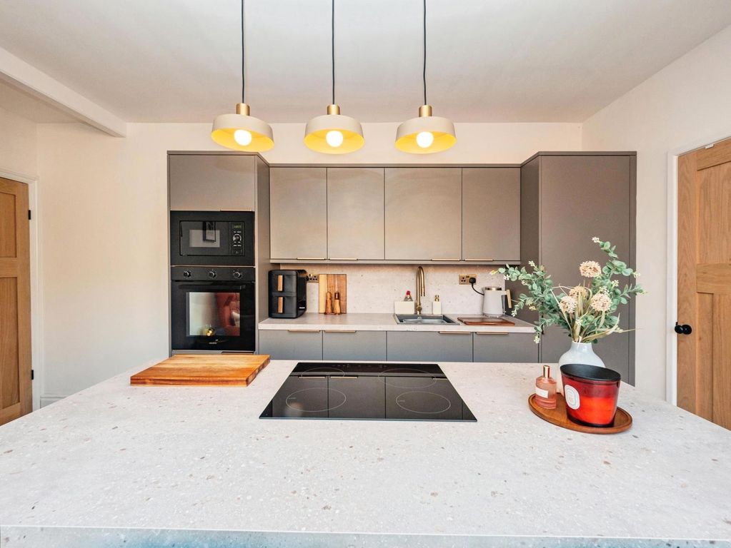Property photo 2 of 18 Pbox-Img.Jpg