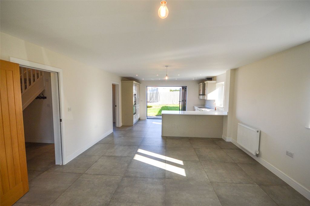 Property photo 2 of 17 Picture No. 08