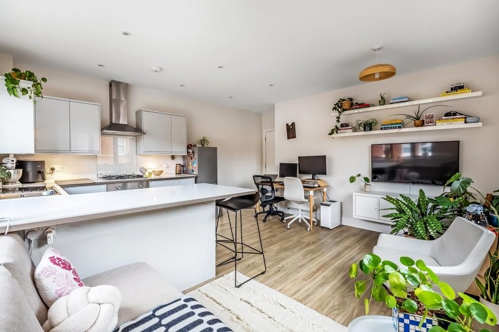 Property photo 2 of 9 Flat-3-20-Jubilee-Terrace-7.Jpg