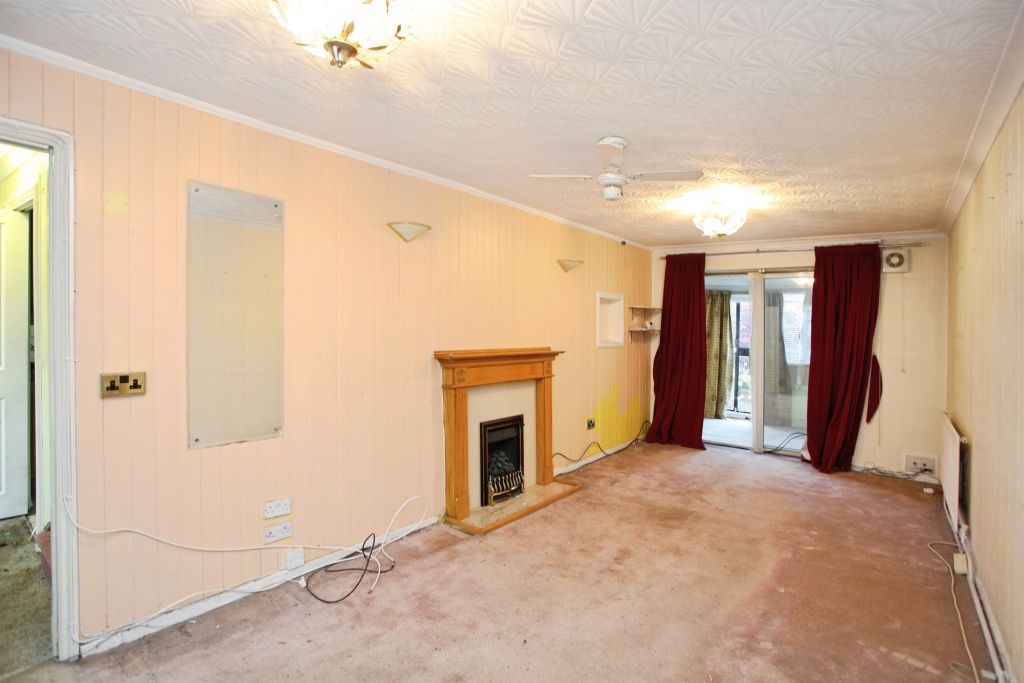 Property photo 2 of 17