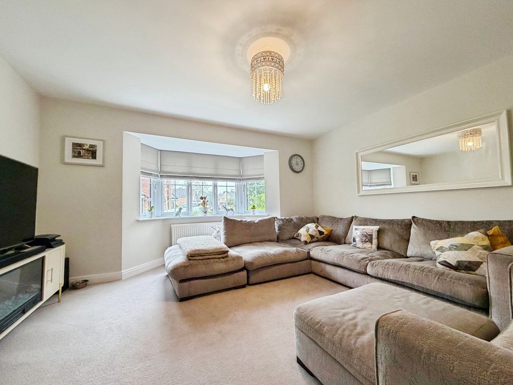 Property photo 3 of 17 Pbox-Img.Jpg
