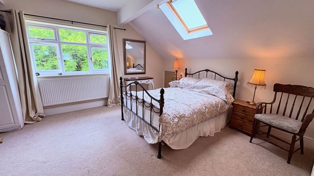 Property photo 2 of 22