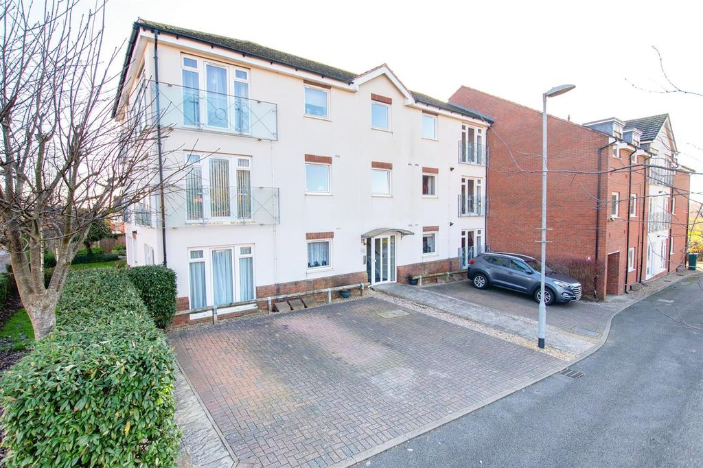 Property photo 1 of 10