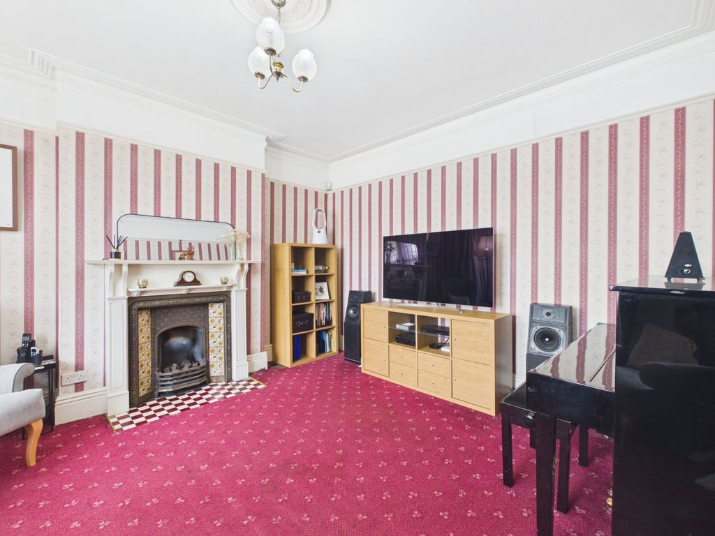 Property photo 2 of 18 Living Room