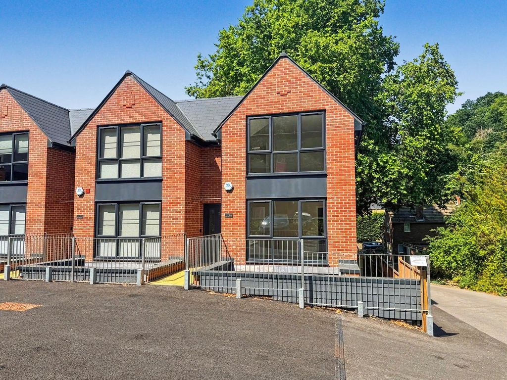 3 bed end terrace house for saleGodalming, Surrey GU7