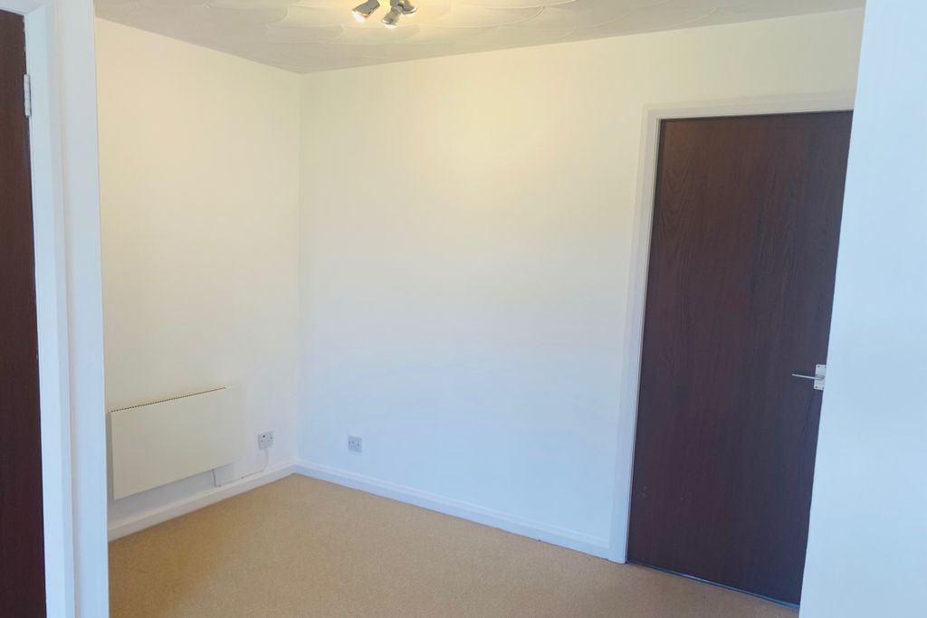 Property photo 3 of 9 Dining Area