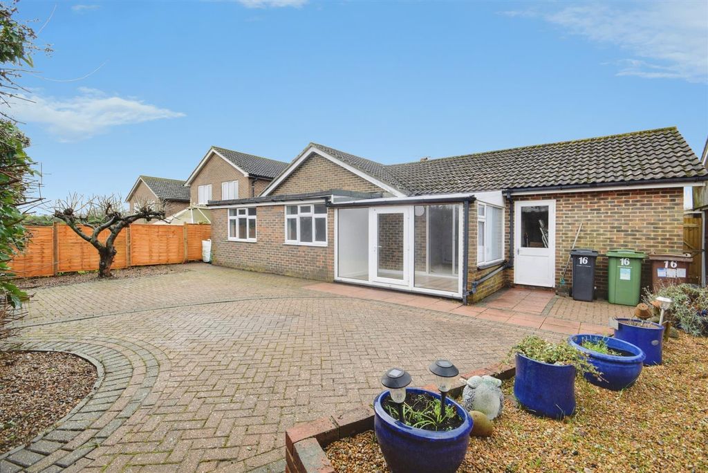 Property photo 2 of 25