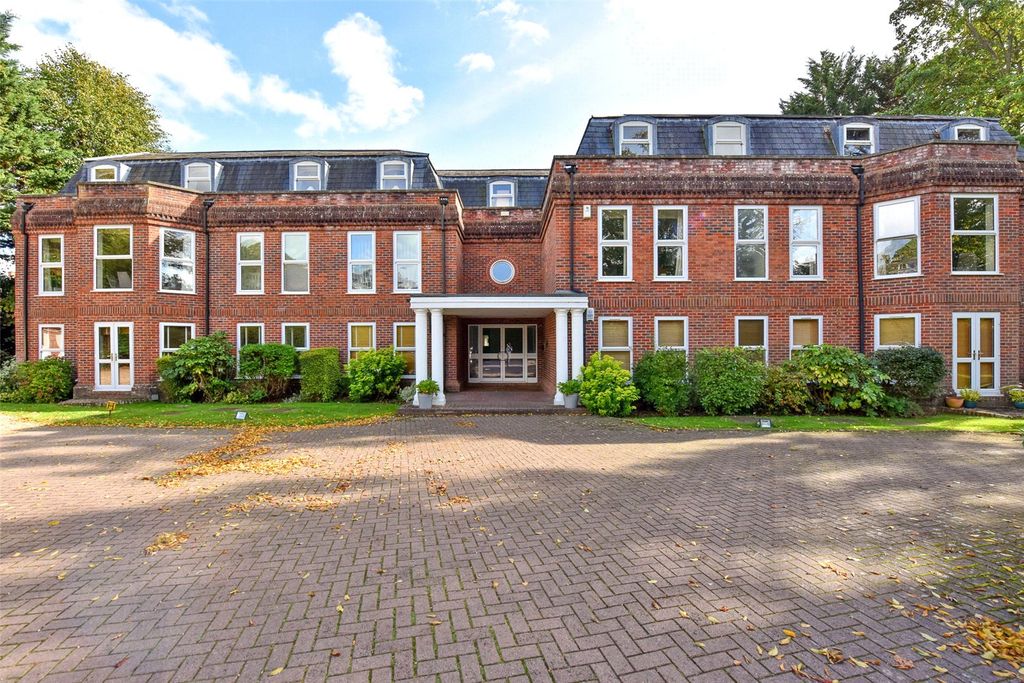 Property photo 1 of 9 Building Front