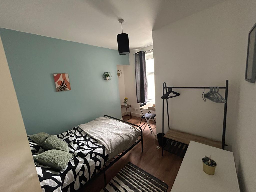 Property photo 1 of 3