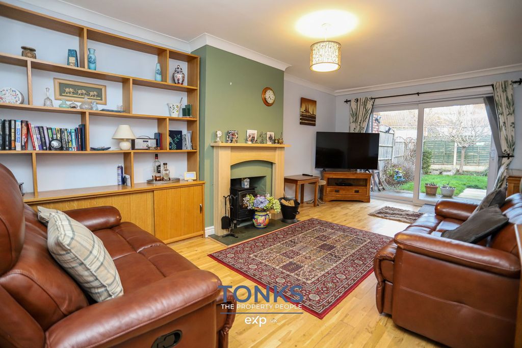 Property photo 3 of 17