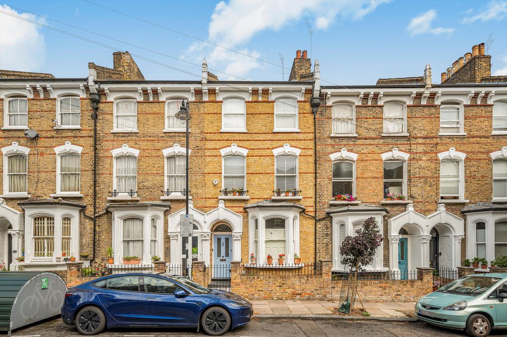 Property photo 2 of 18 Image