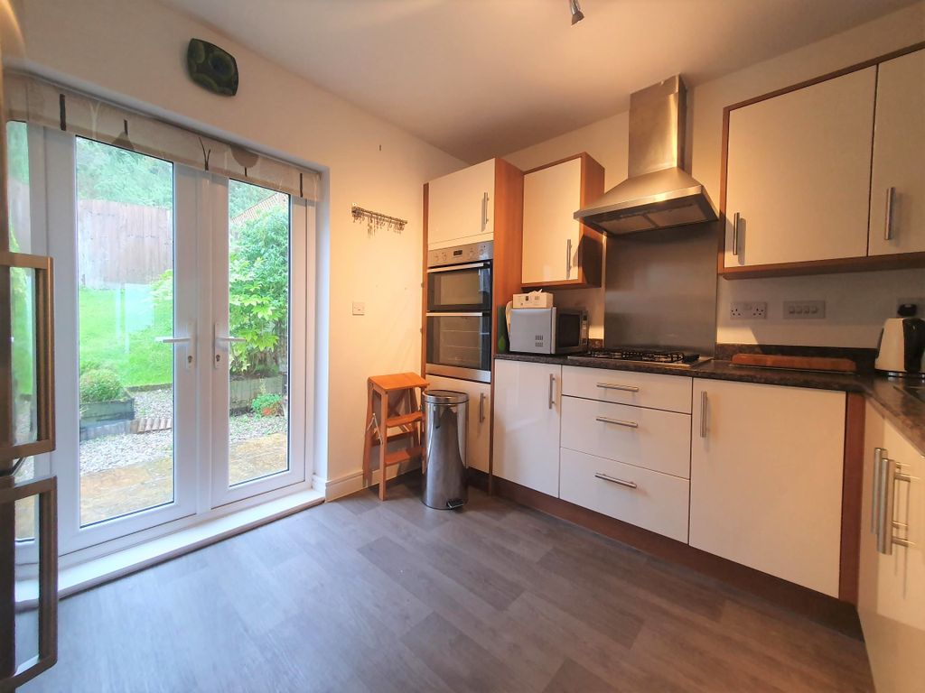 Property photo 3 of 13 Kitchen