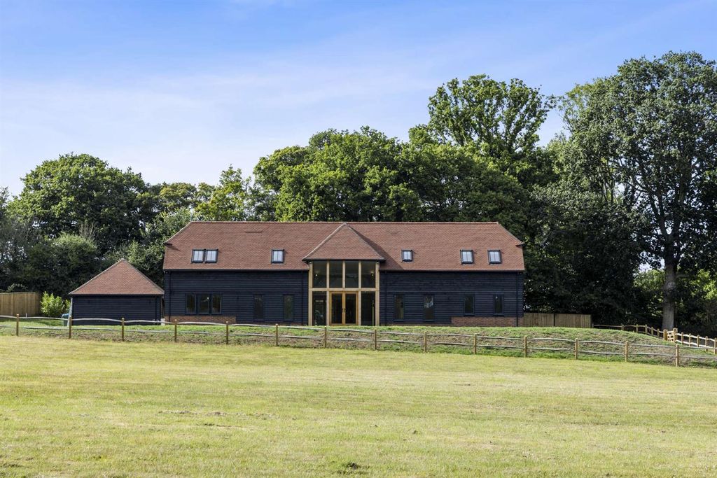 Property photo 1 of 30 Tittlesfold-Croft-The-Haven-Billingshurst-Rh14-9Bg