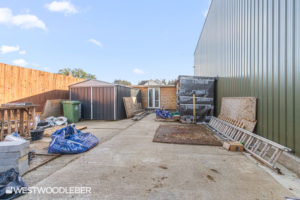 Property photo 3 of 12