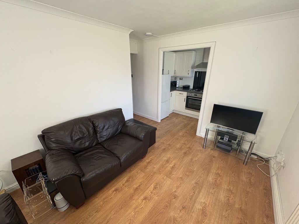 Property photo 3 of 6