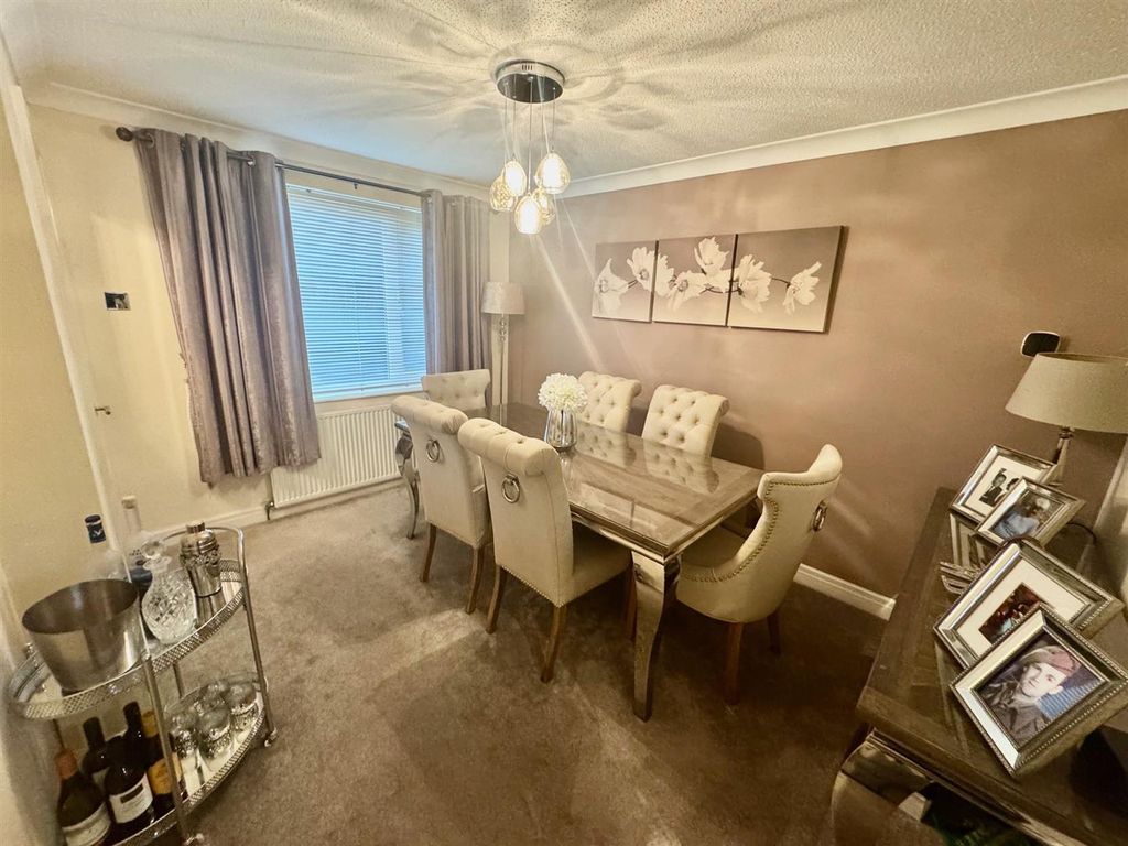 Property photo 3 of 25 Dinning Room 2.Jpg