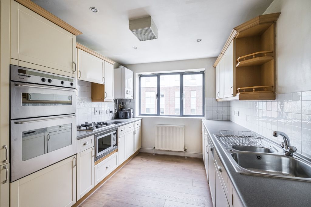 Property photo 2 of 13 Sherard Court