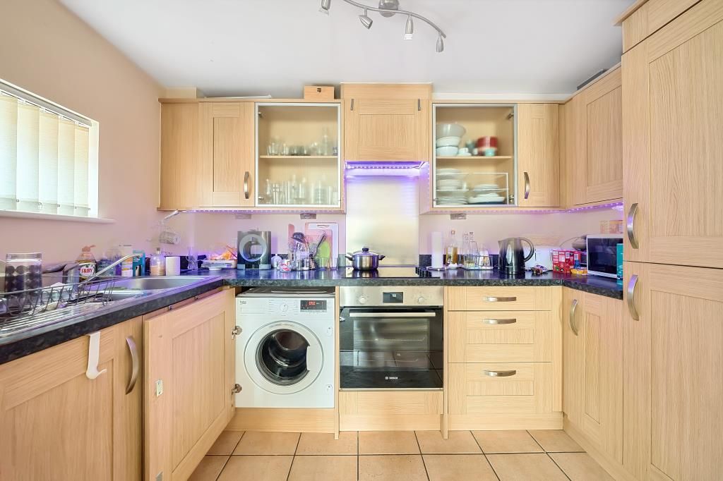 Property photo 2 of 10 Kitchen