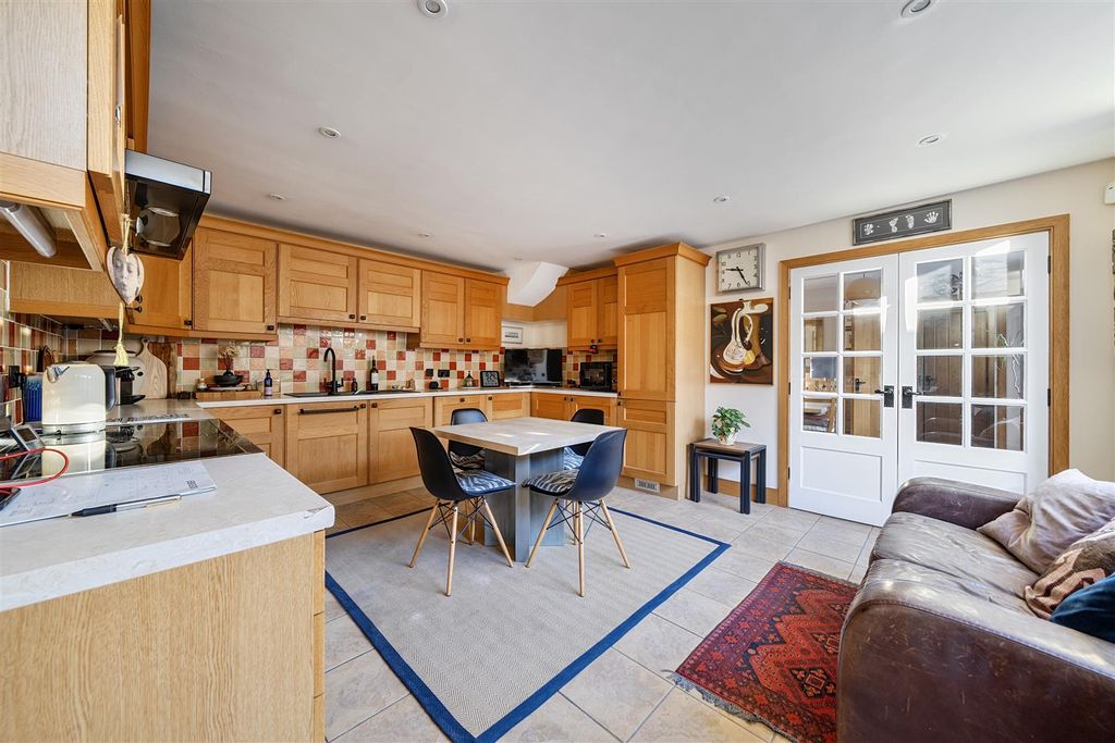 Property photo 2 of 19 Kitchen