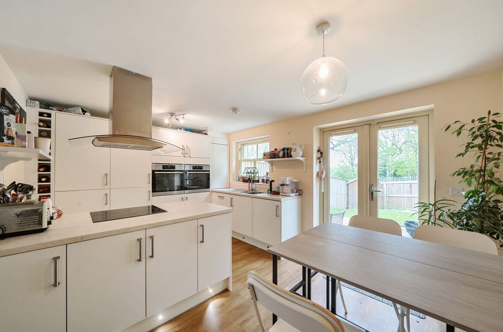 Property photo 2 of 18 Kitchen