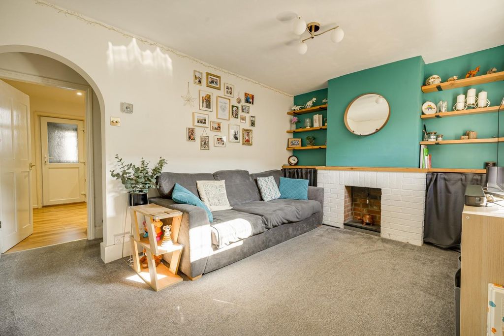 Property photo 2 of 14