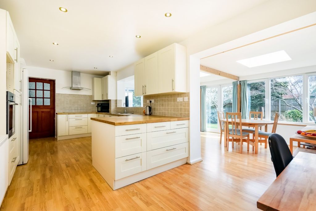 Property photo 2 of 14 Kitchen