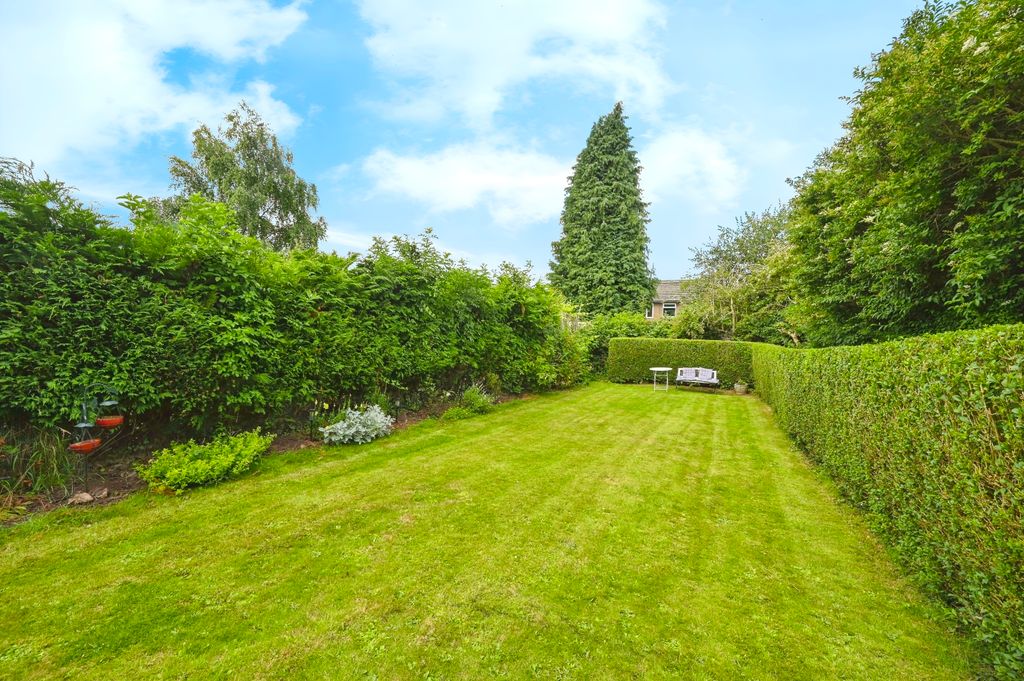 Property photo 1 of 16 Garden