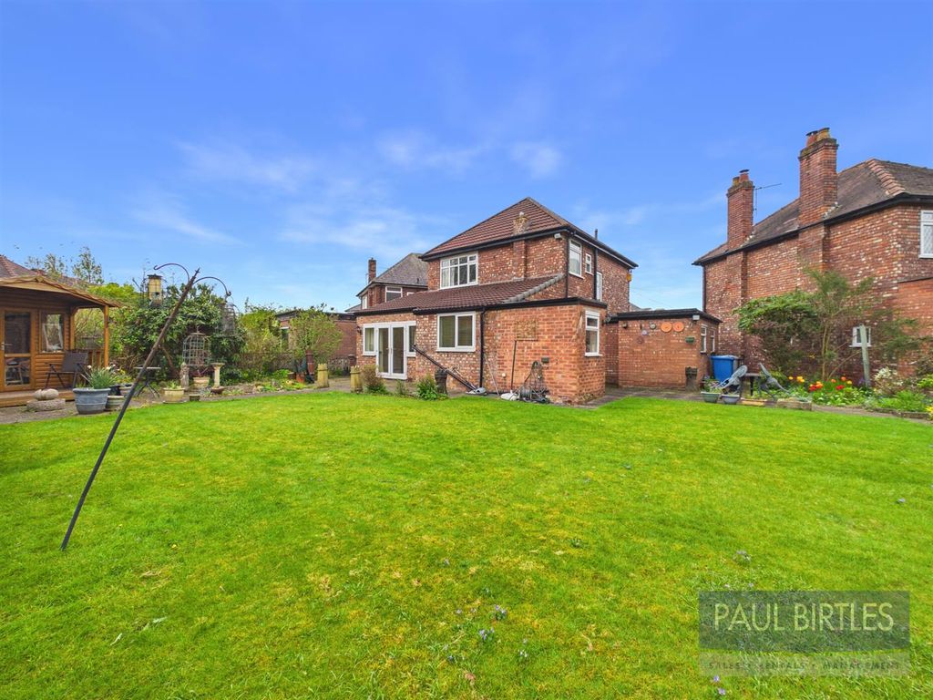 Property photo 2 of 28 Cam01301G0-Pr0751-Still041.Jpg