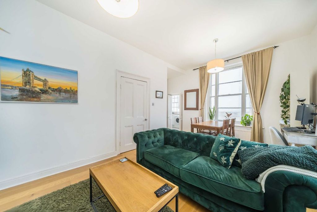 Property photo 3 of 6