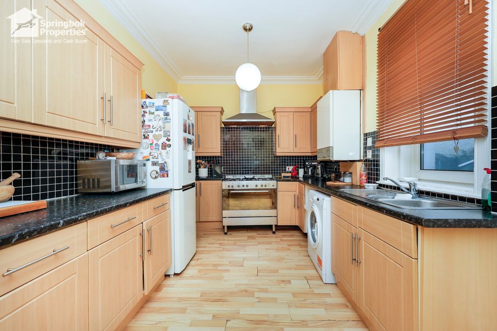 Property photo 3 of 28 Image 2