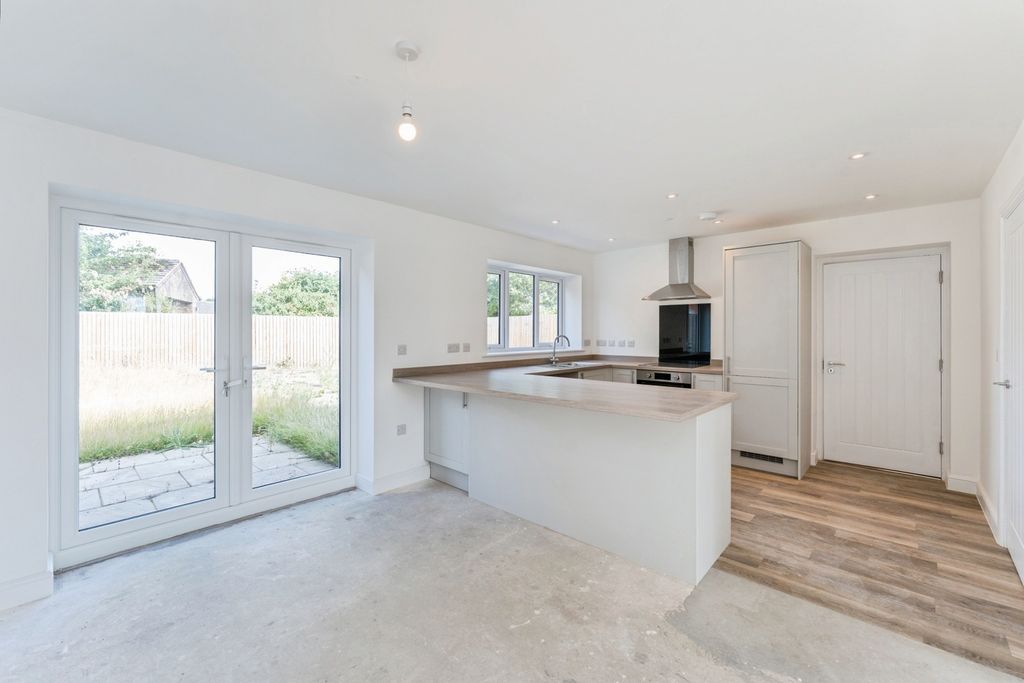 Property photo 2 of 24 Pbox-Img.Jpg
