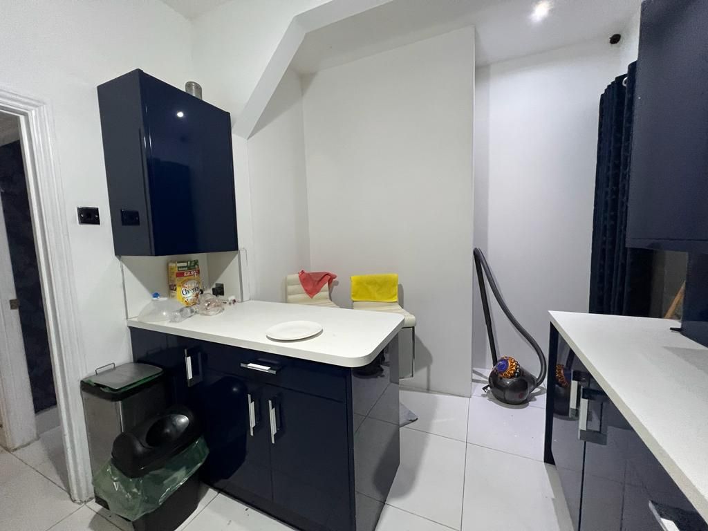 Property photo 1 of 5 Ensuite To Let In Sharing House- 900 Pcm Inclusive Bills