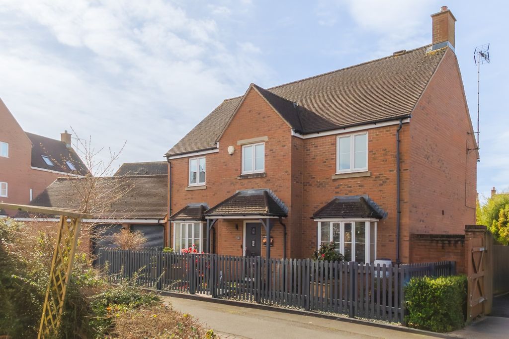 Property photo 1 of 36 4732620