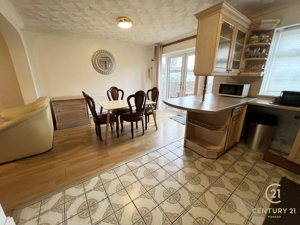 Property photo 3 of 14