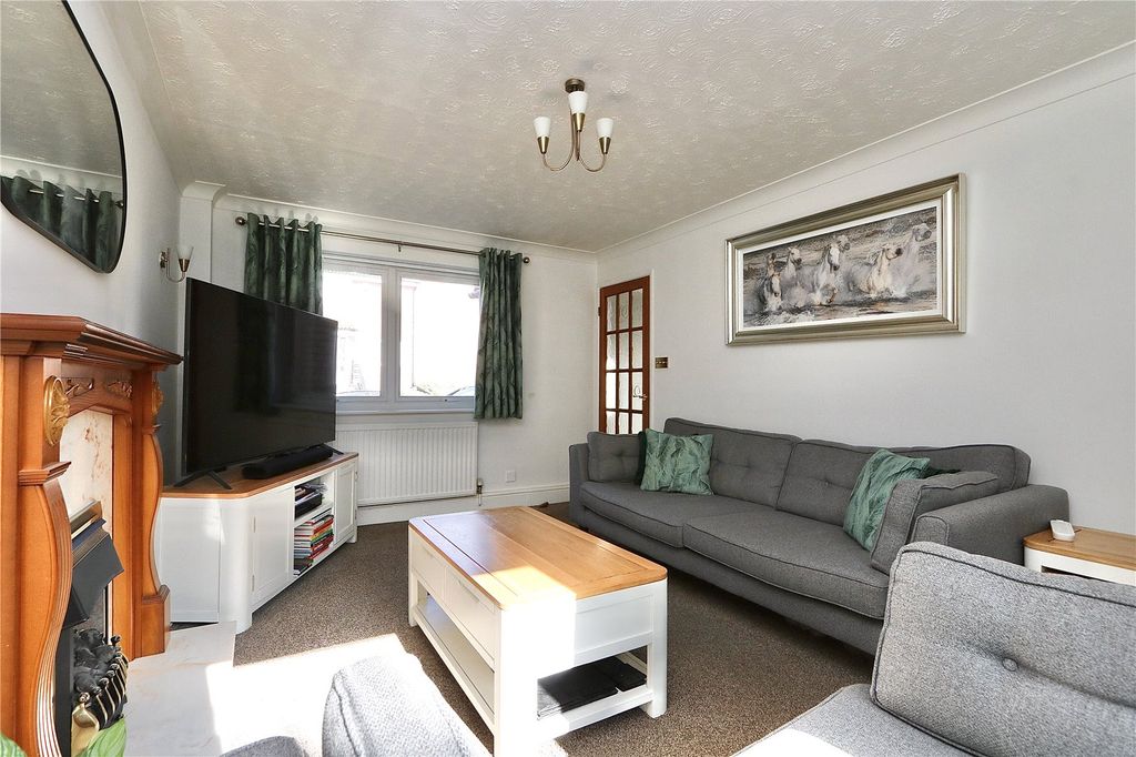 Property photo 3 of 17 Picture No. 28