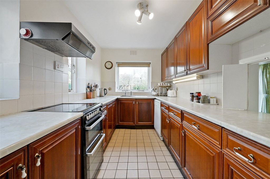 Property photo 2 of 14 Kitchen