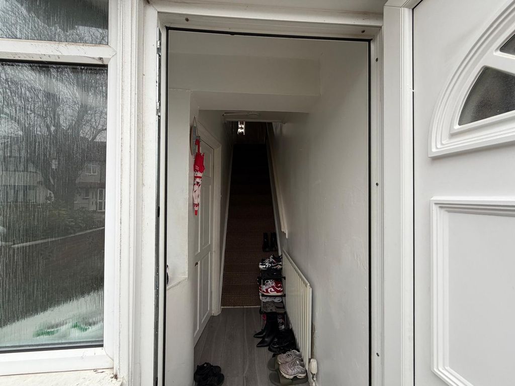 Property photo 3 of 13 Photo 1