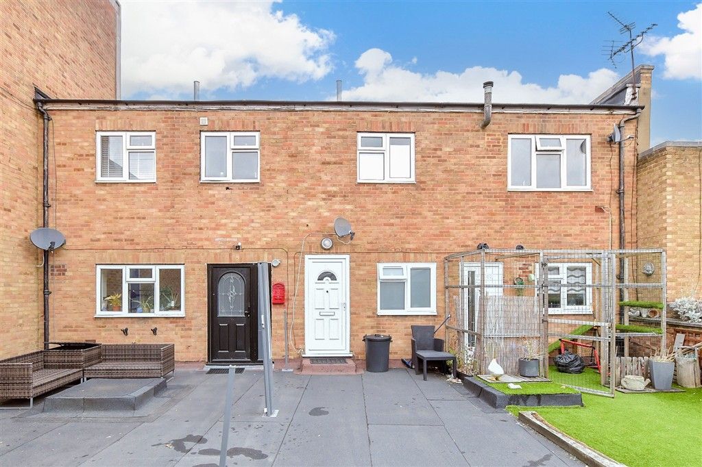 Property photo 3 of 9 External (Web)