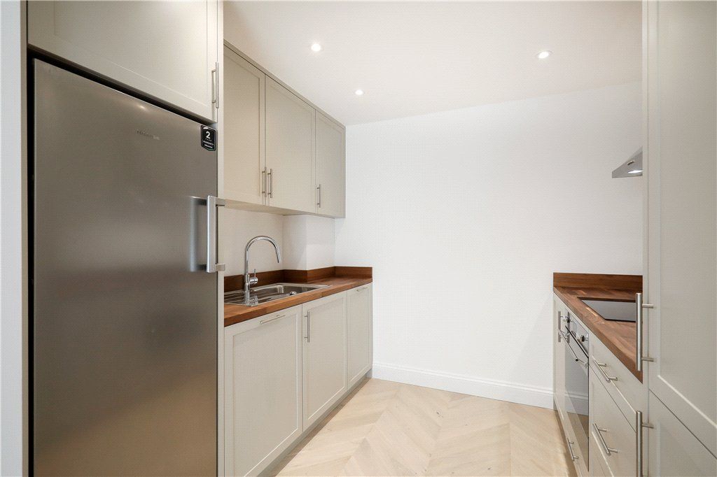 Property photo 2 of 14 Picture No. 11