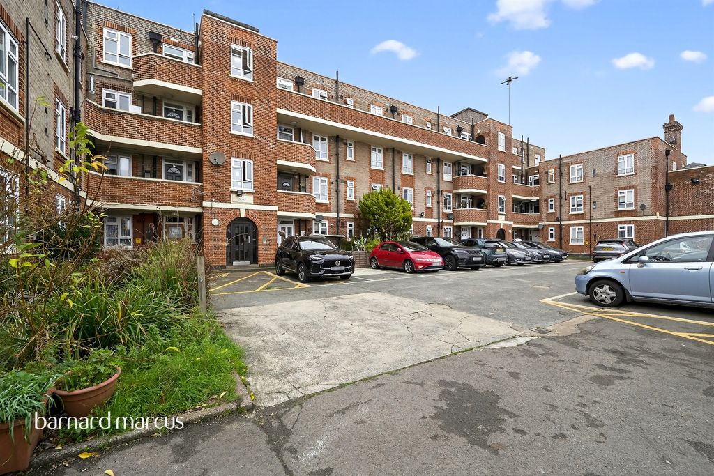 Property photo 1 of 11