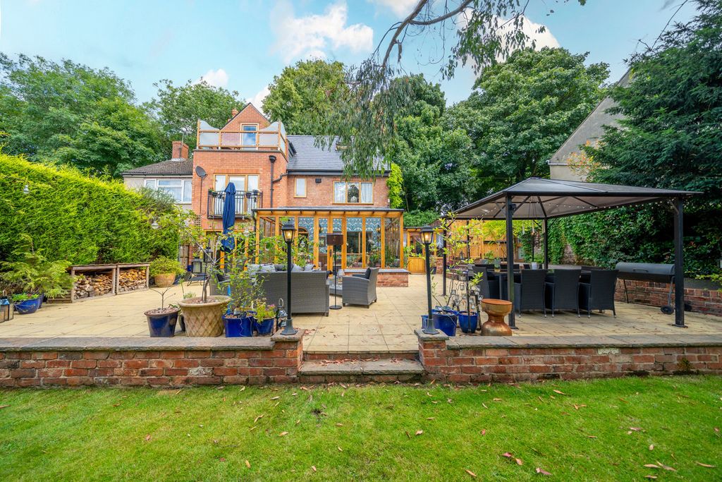 Property photo 3 of 46