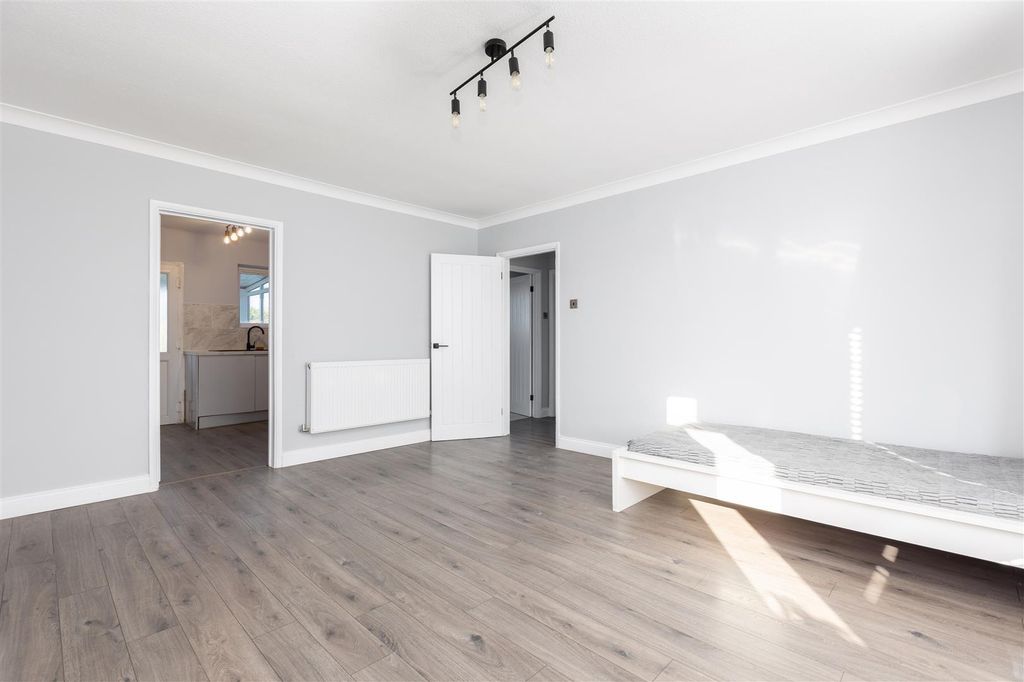 Property photo 3 of 17 Living Room