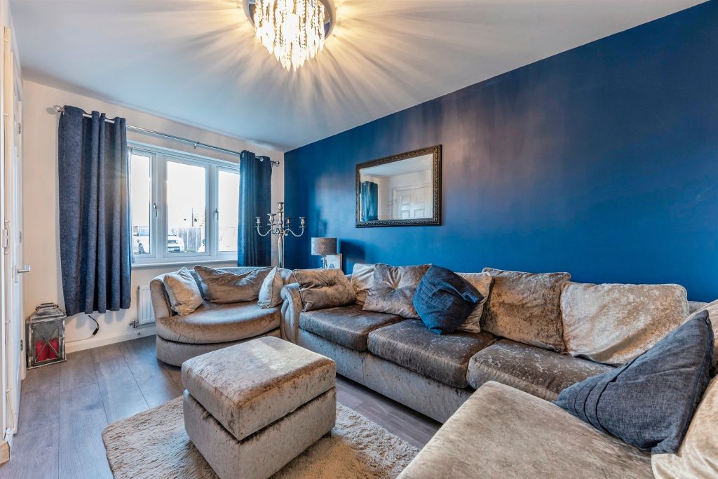 Property photo 2 of 17