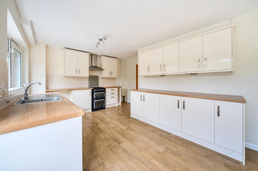 Property photo 3 of 17 1345484-2-68Adc4A88Fa5F.Jpg