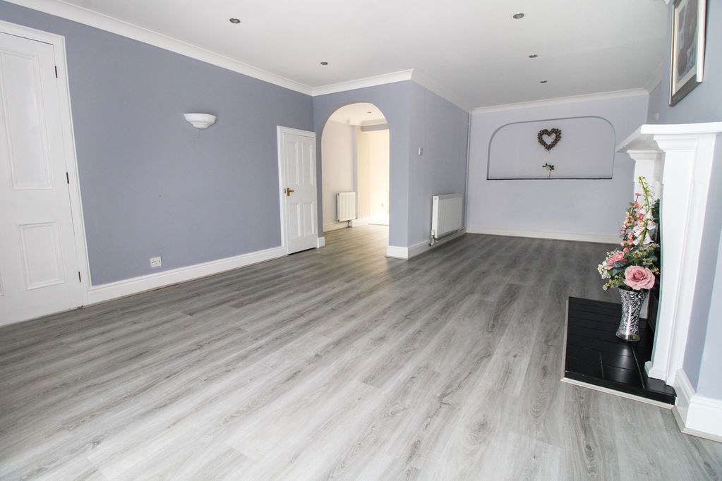 Property photo 2 of 14 Living Room