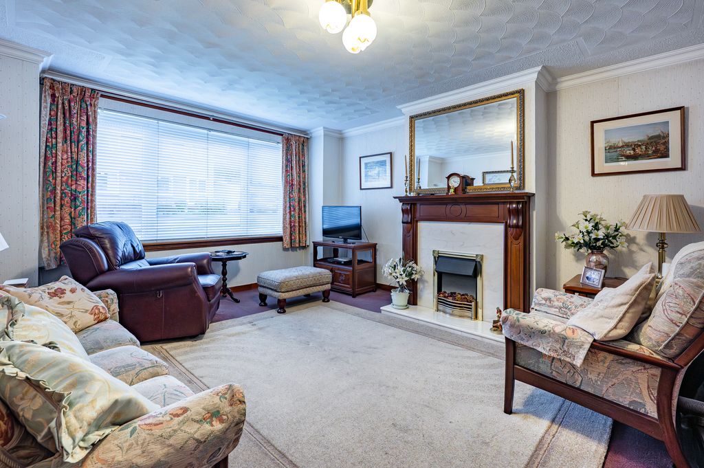 Property photo 2 of 41